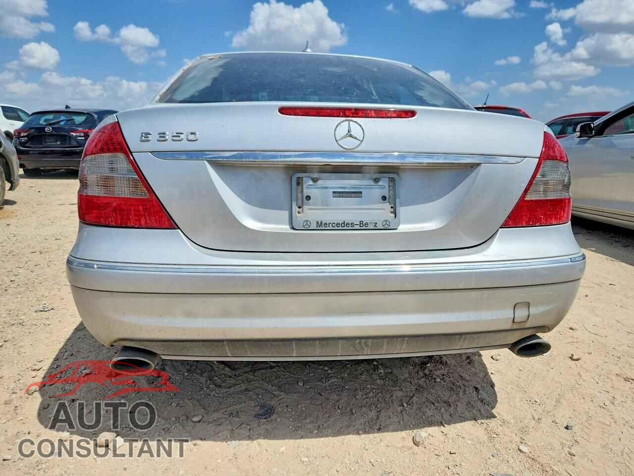 MERCEDES-BENZ E-CLASS 2009 - WDBUF56X09B370012