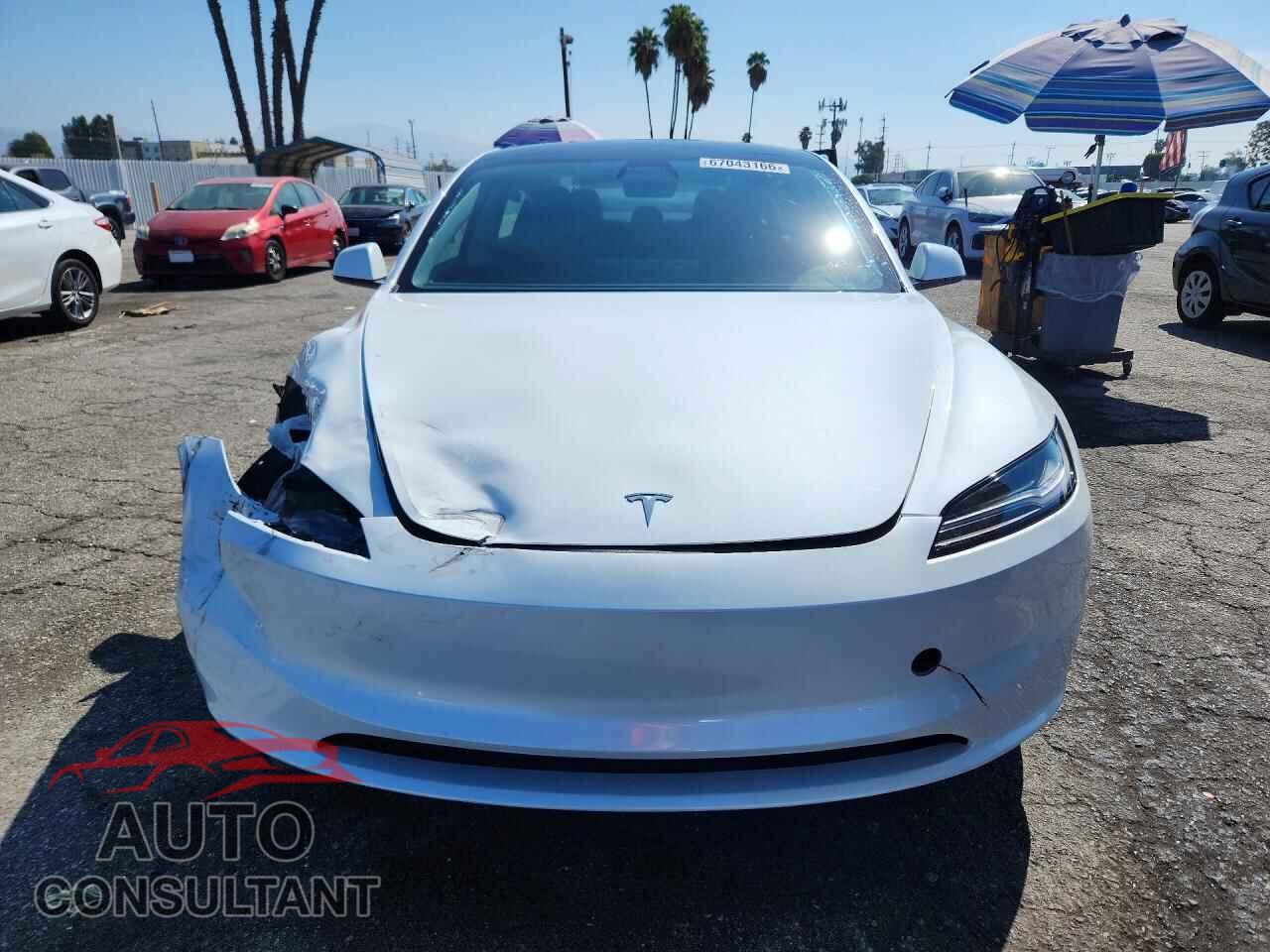 TESLA MODEL 3 2025 - 5YJ3E1EA2SF006036
