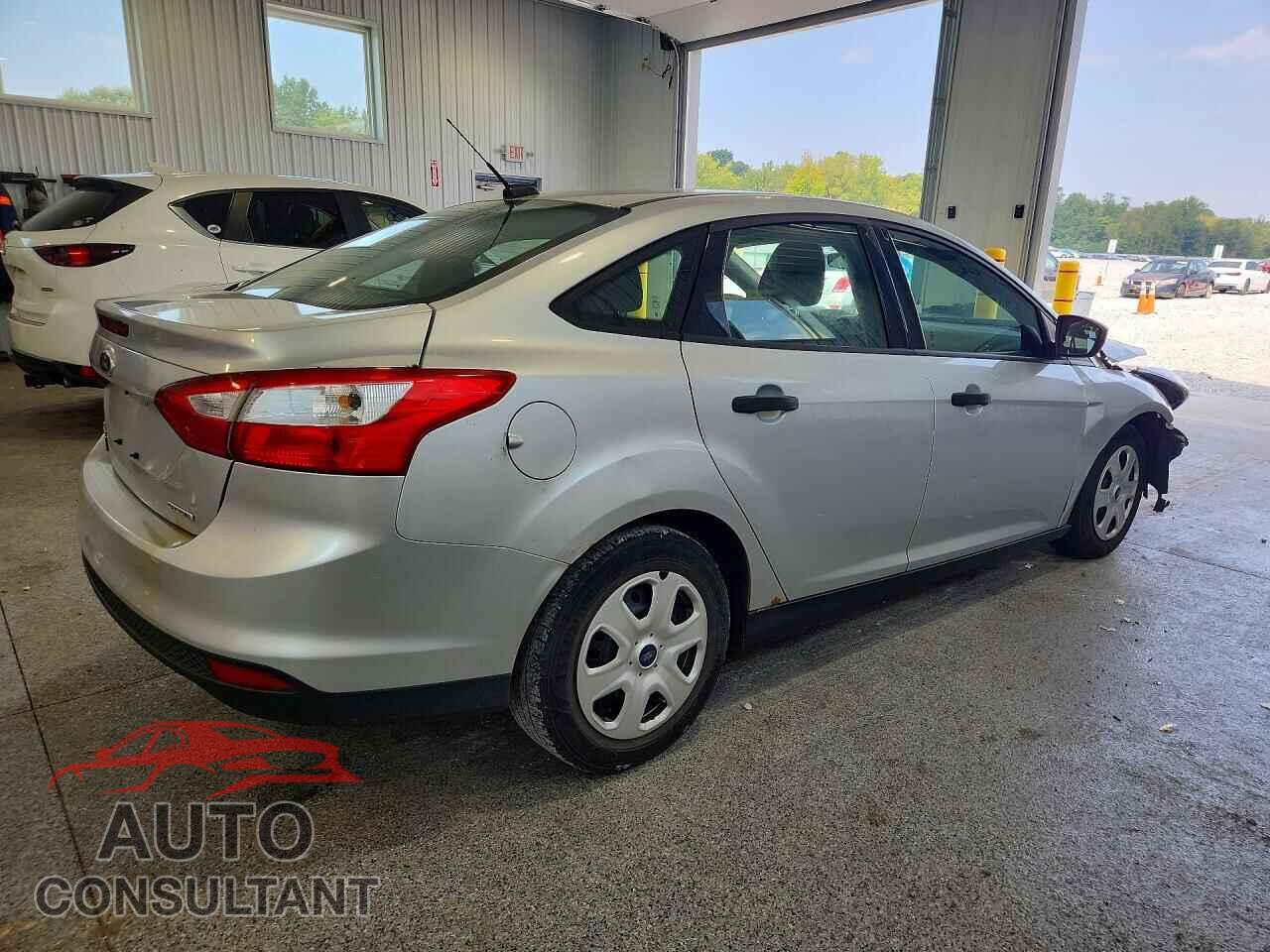 FORD FOCUS 2013 - 1FADP3E26DL162461