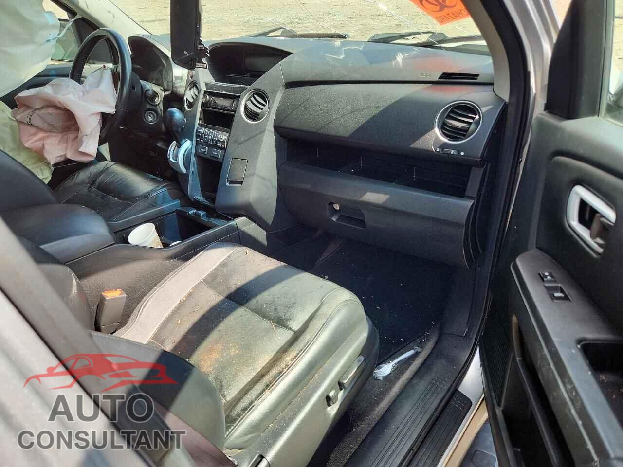 HONDA PILOT 2011 - 5FNYF4H59BB038890