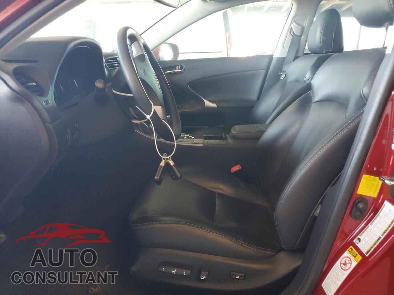 LEXUS IS 2012 - JTHBF5C23C5177018