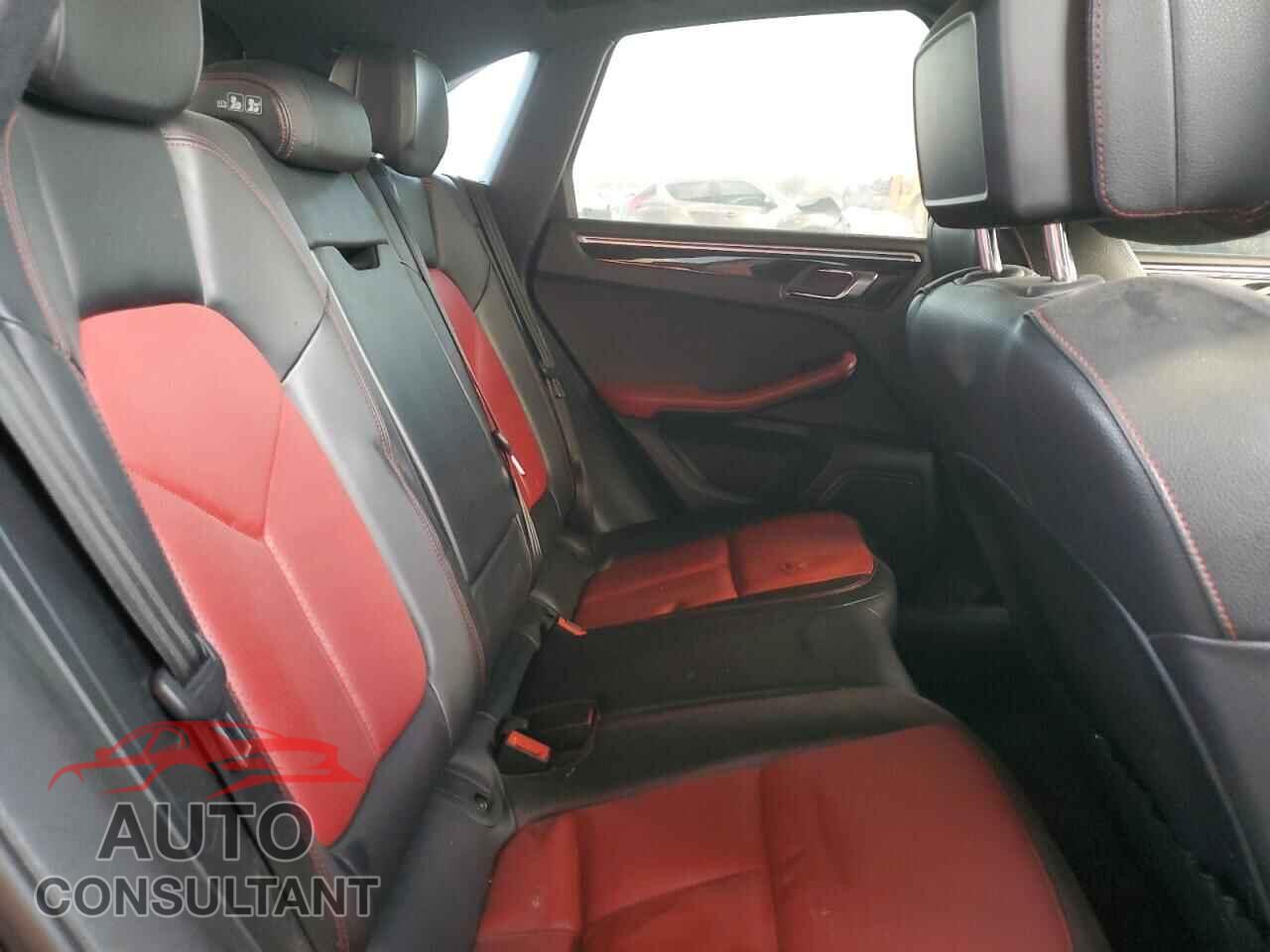 PORSCHE MACAN 2018 - WP1AA2A51JLB08973