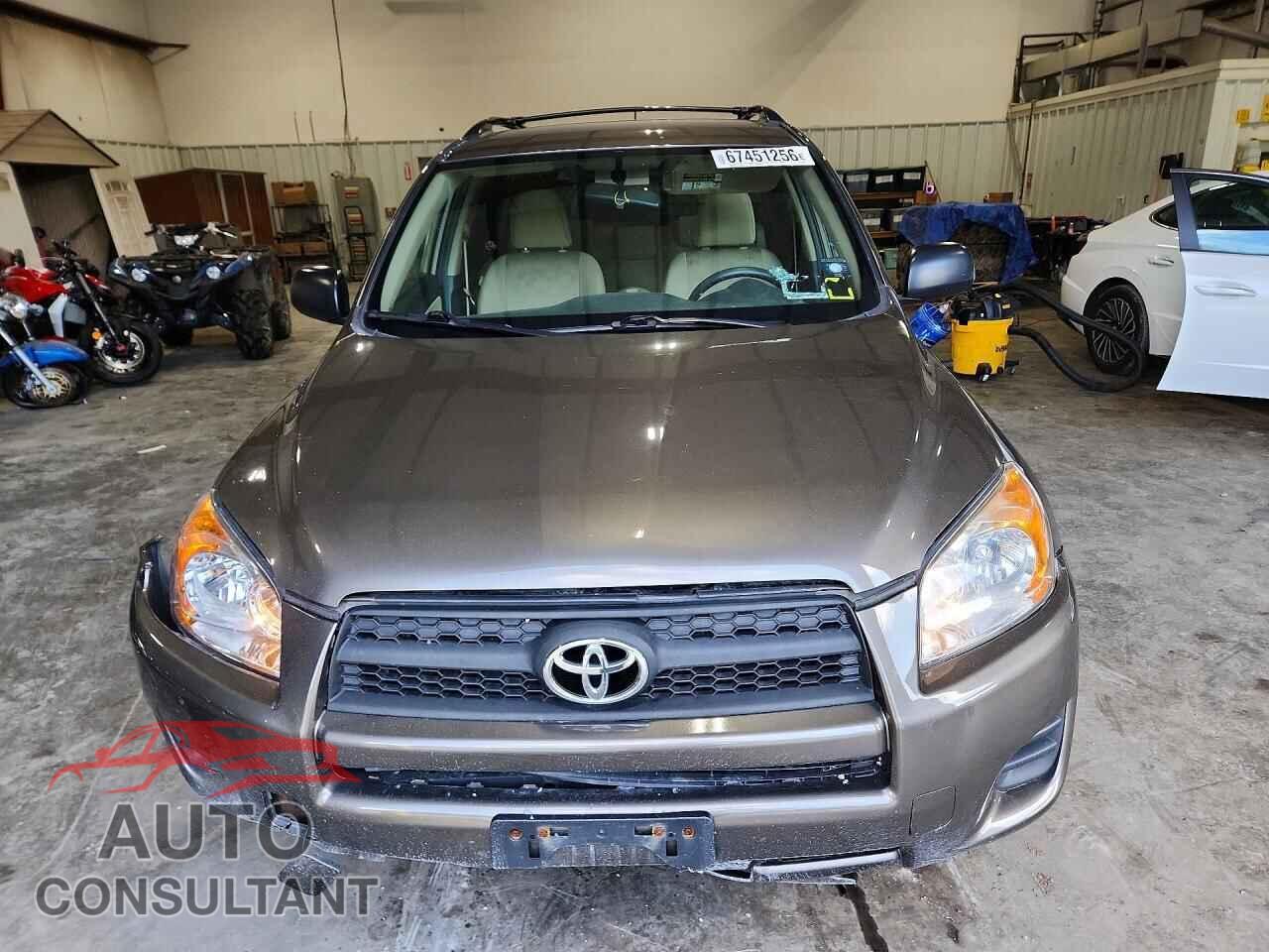 TOYOTA RAV4 2011 - JTMBF4DV0BD040966