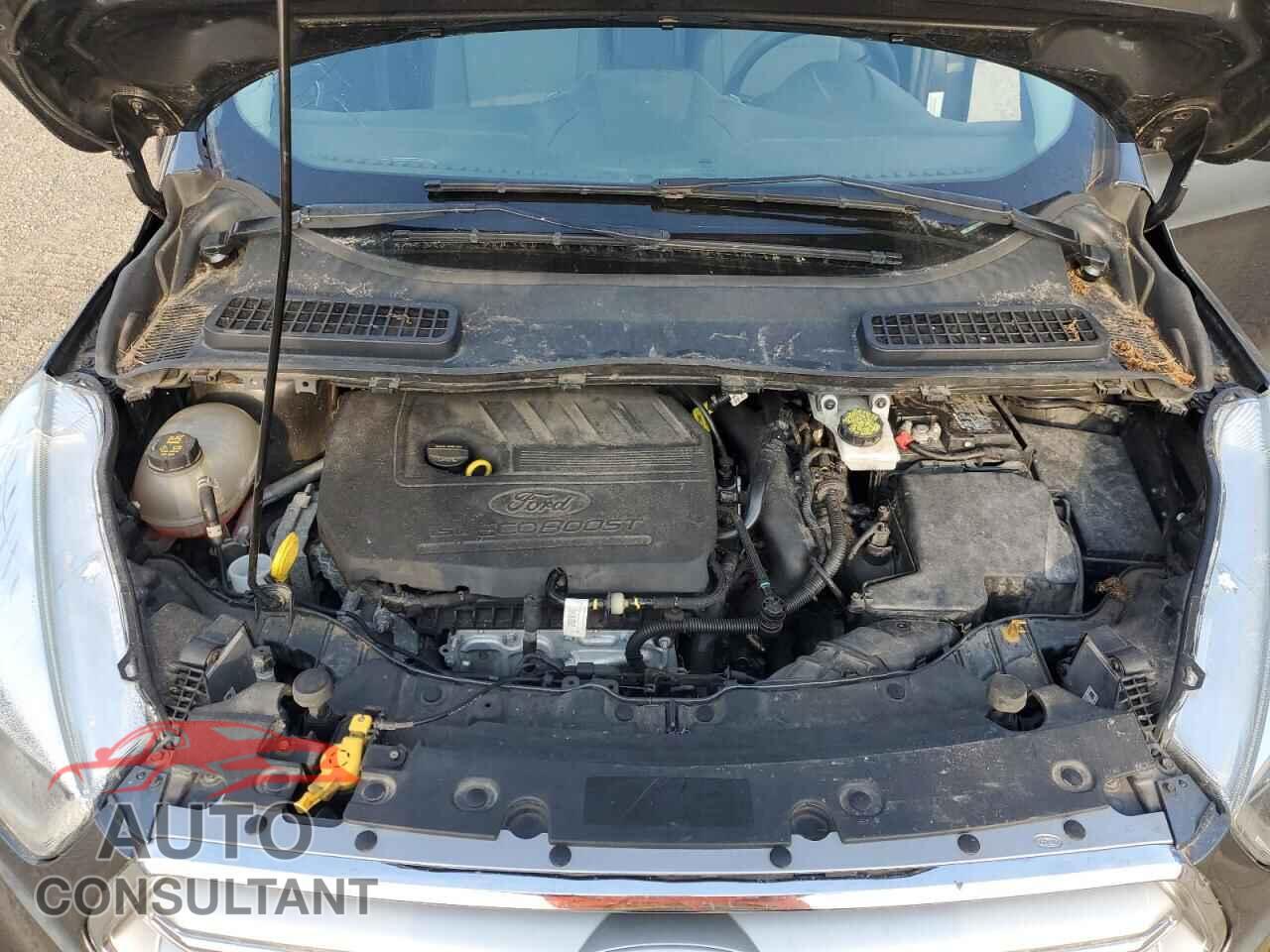 FORD ESCAPE 2017 - 1FMCU9GD1HUC94071