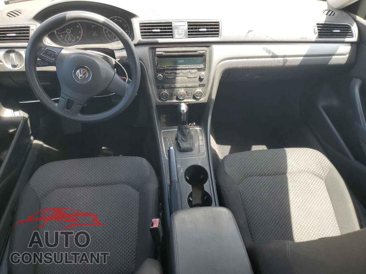 VOLKSWAGEN PASSAT 2012 - 1VWAP7A39CC010107