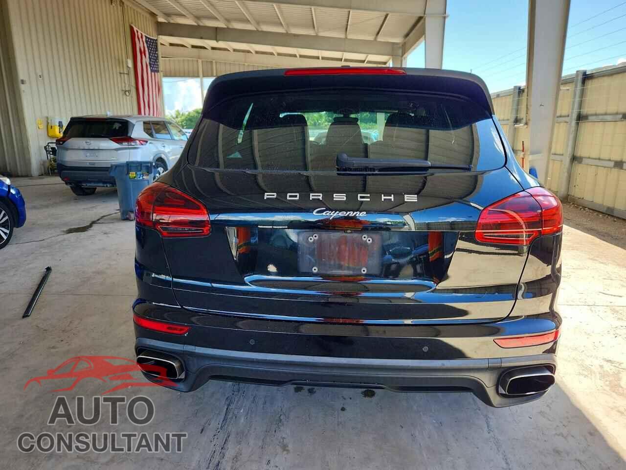 PORSCHE CAYENNE 2016 - WP1AA2A22GKA11821