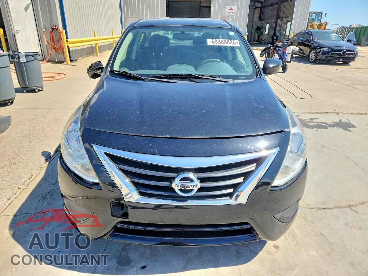 NISSAN VERSA 2017 - 3N1CN7AP3HL814454