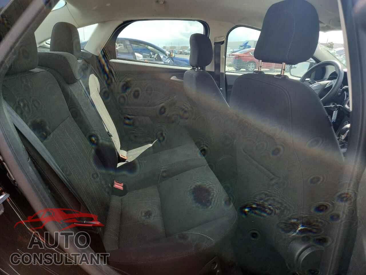 FORD FOCUS 2018 - 1FADP3FE1JL309919