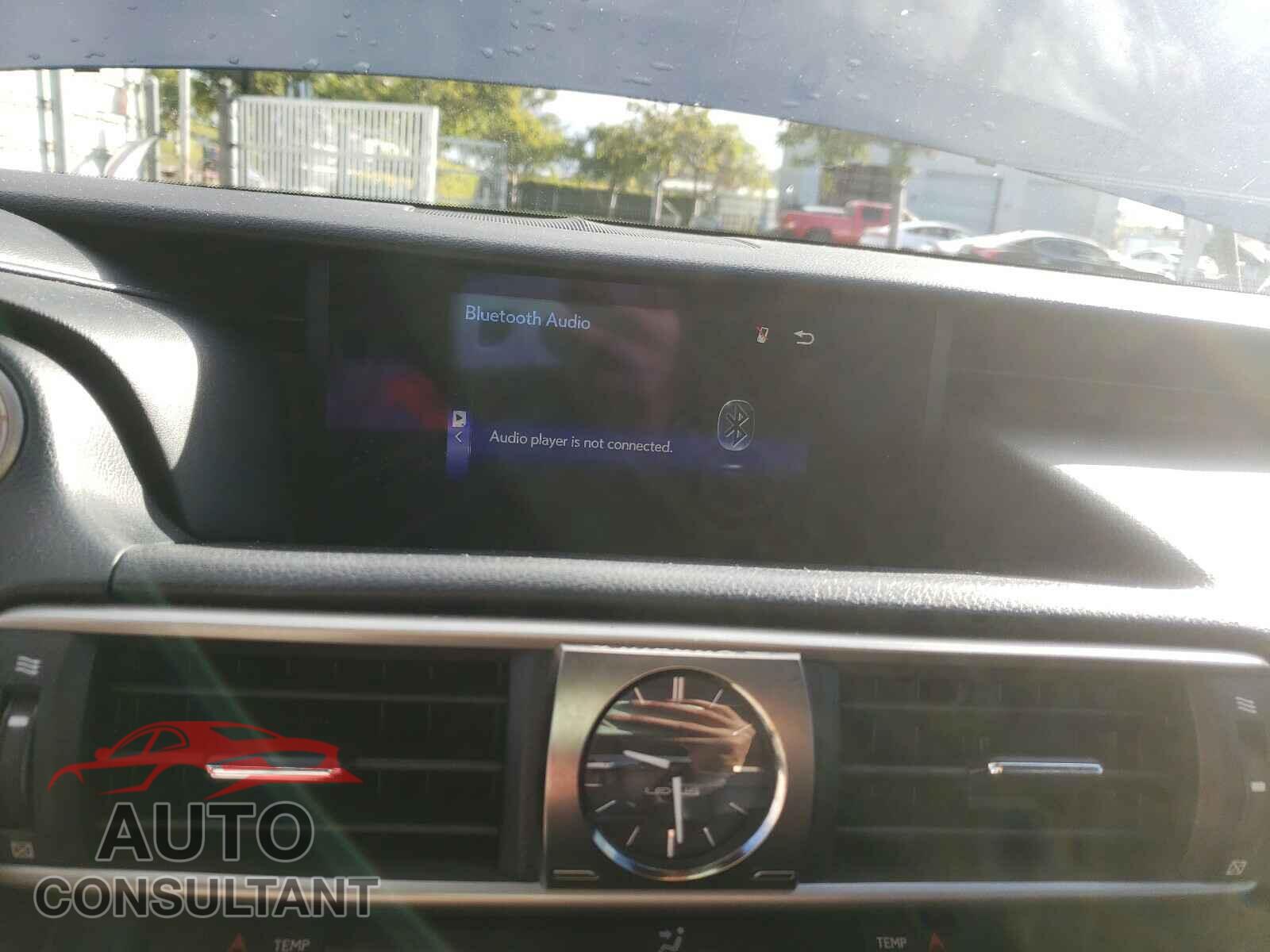 LEXUS IS 2017 - JTHBA1D20H5043404