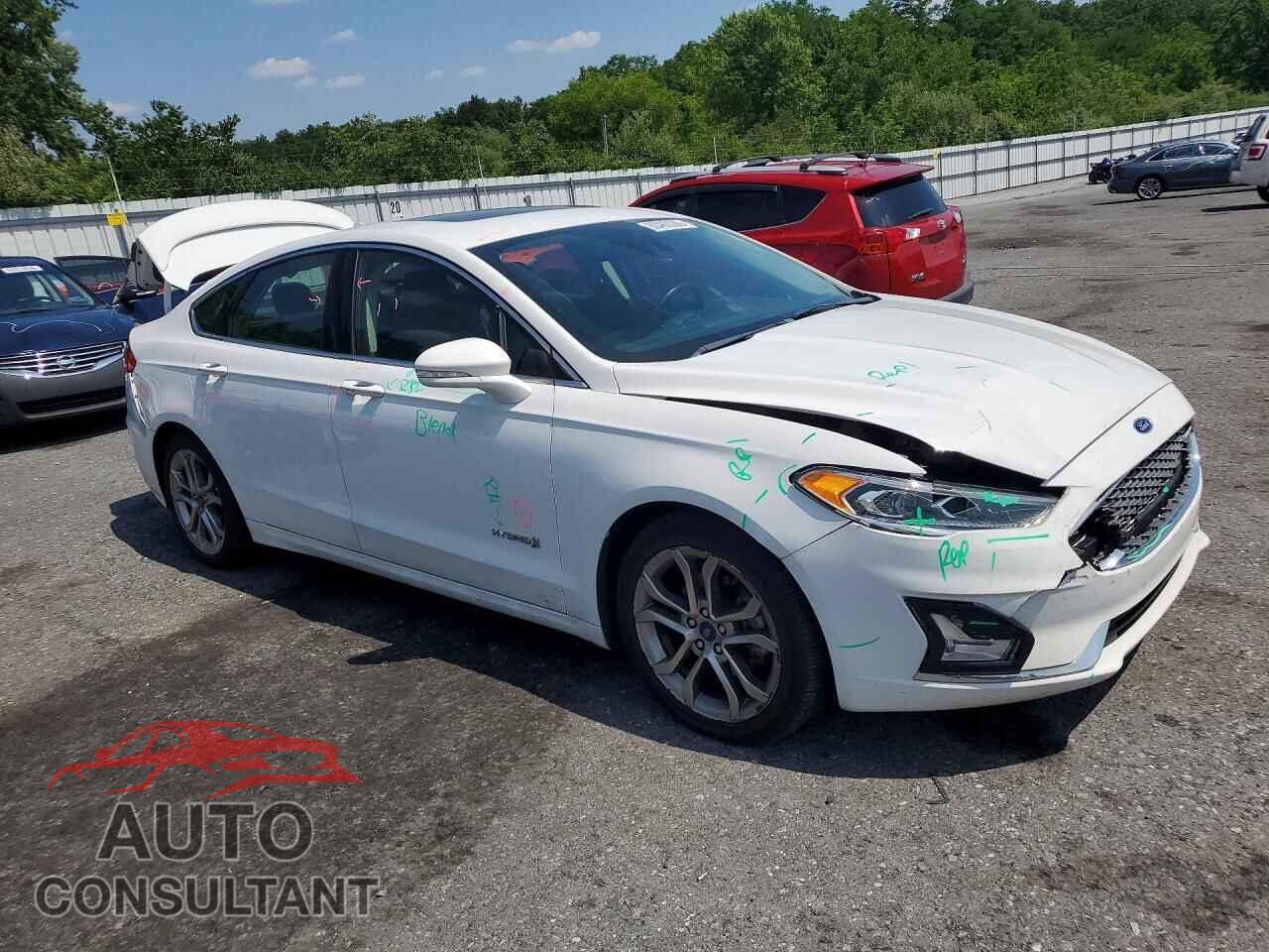 FORD FUSION 2019 - 3FA6P0RU3KR105068
