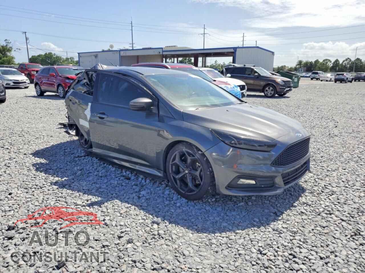 FORD FOCUS 2017 - 1FADP3L92HL319201
