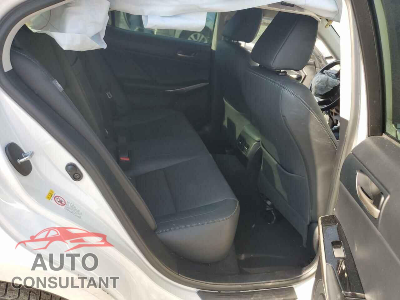 LEXUS IS 2017 - JTHBA1D26H5041978
