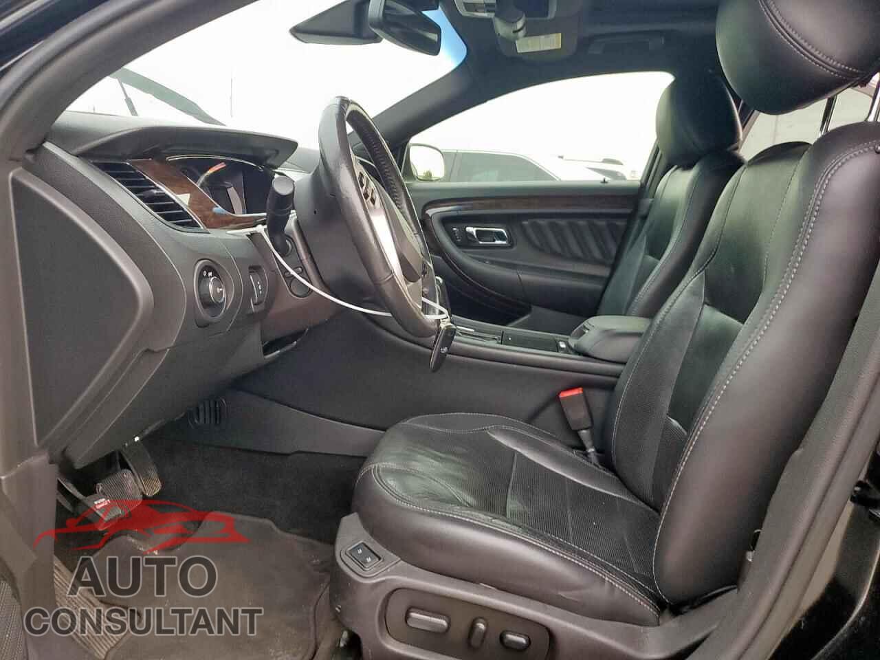 FORD TAURUS 2018 - 1FAHP2F81JG116099