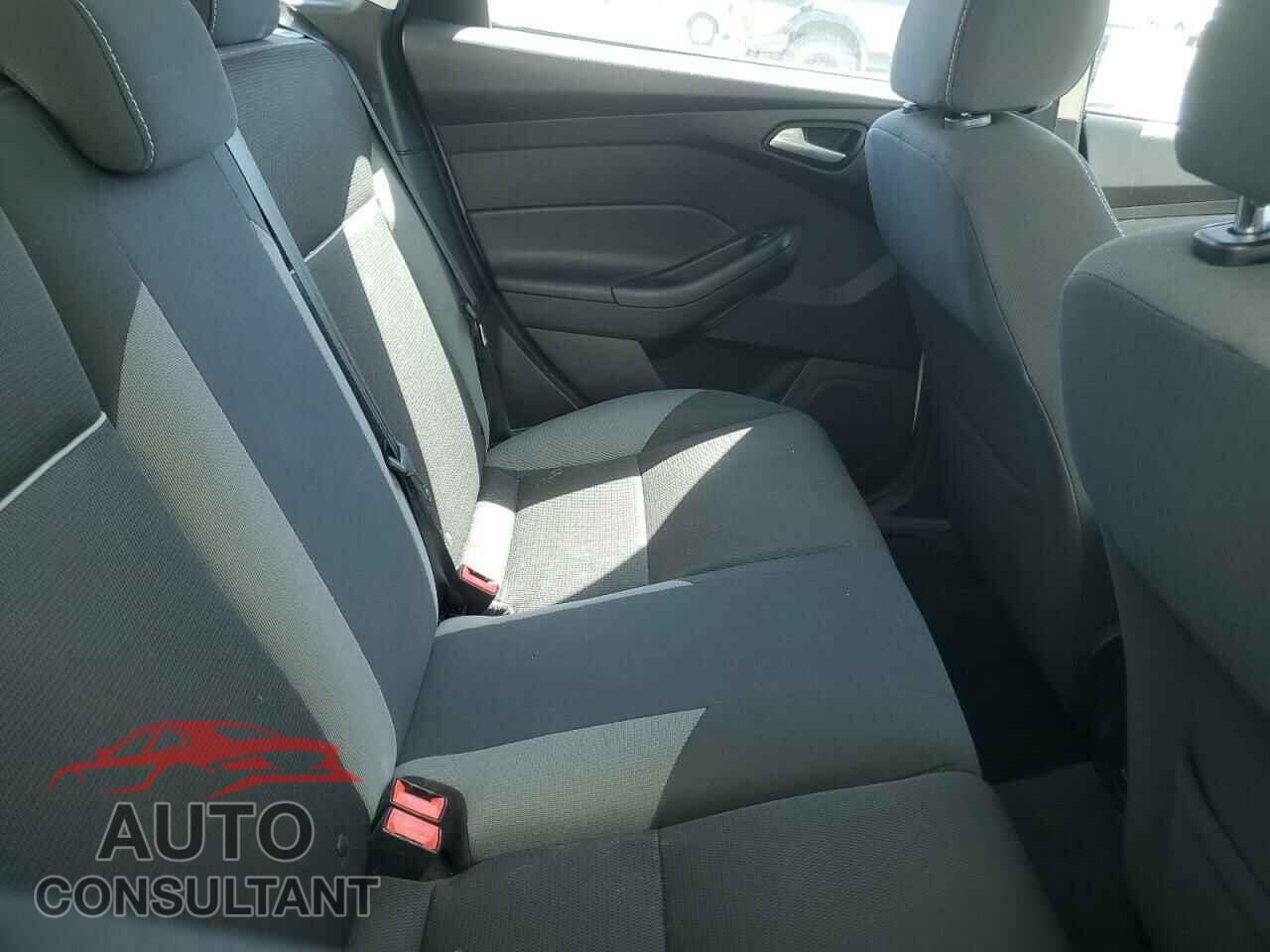 FORD FOCUS 2013 - 1FADP3K24DL319876