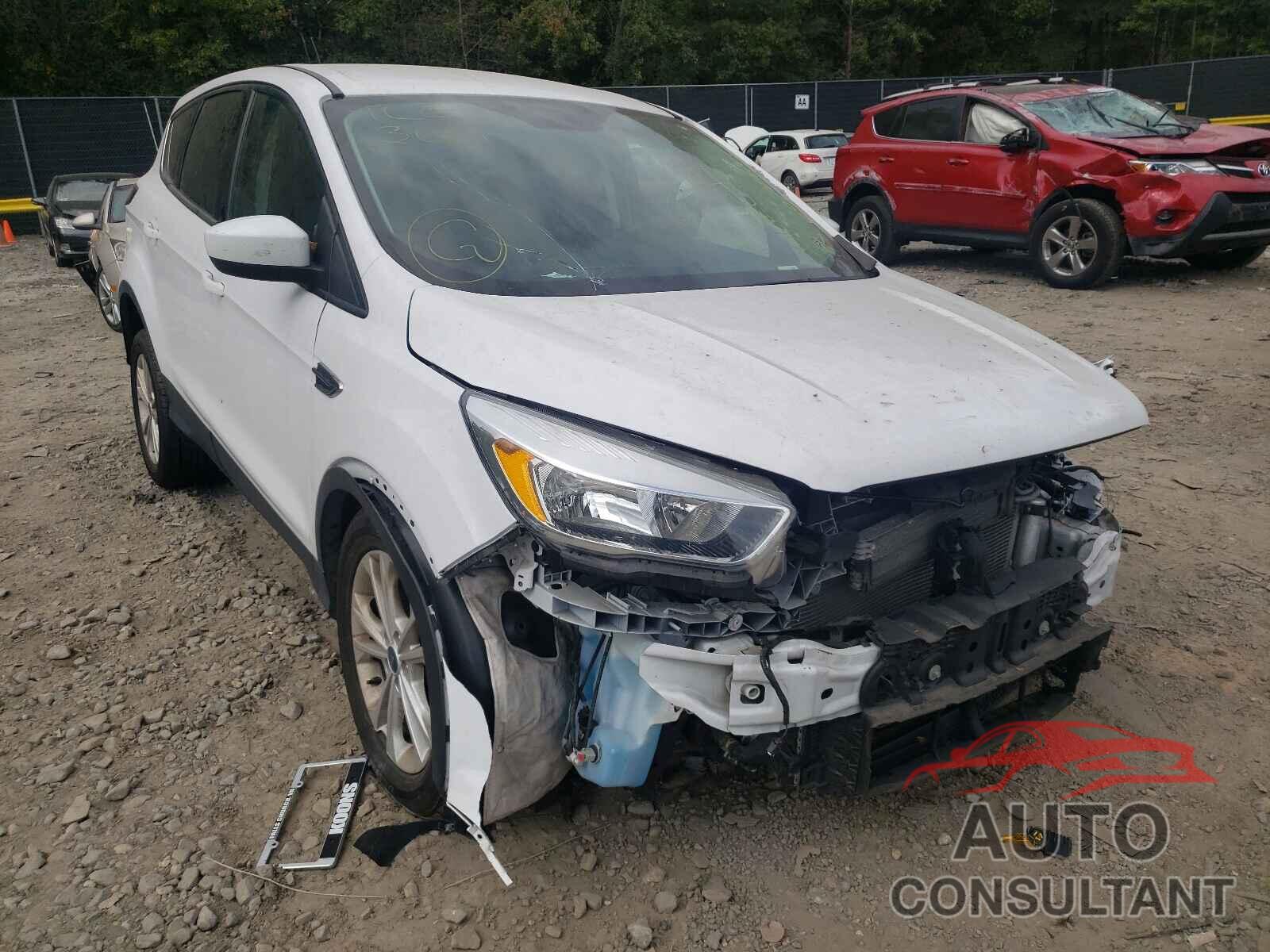 FORD ESCAPE 2017 - 1FMCU9GD4HUC41493