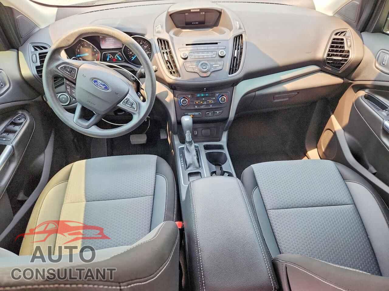 FORD ESCAPE 2017 - 1FMCU9GD8HUE72865