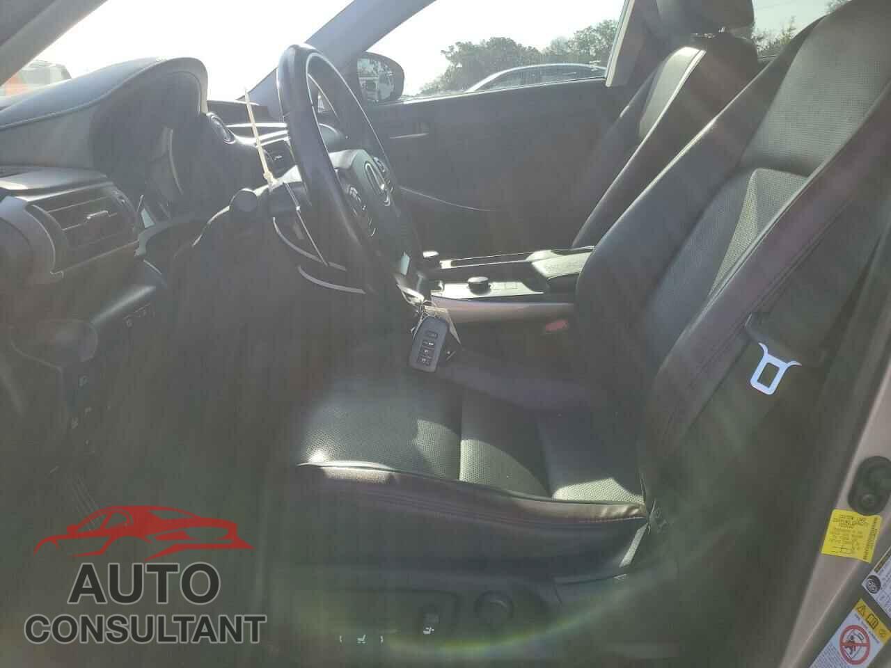 LEXUS IS 2018 - JTHBA1D26J5062254