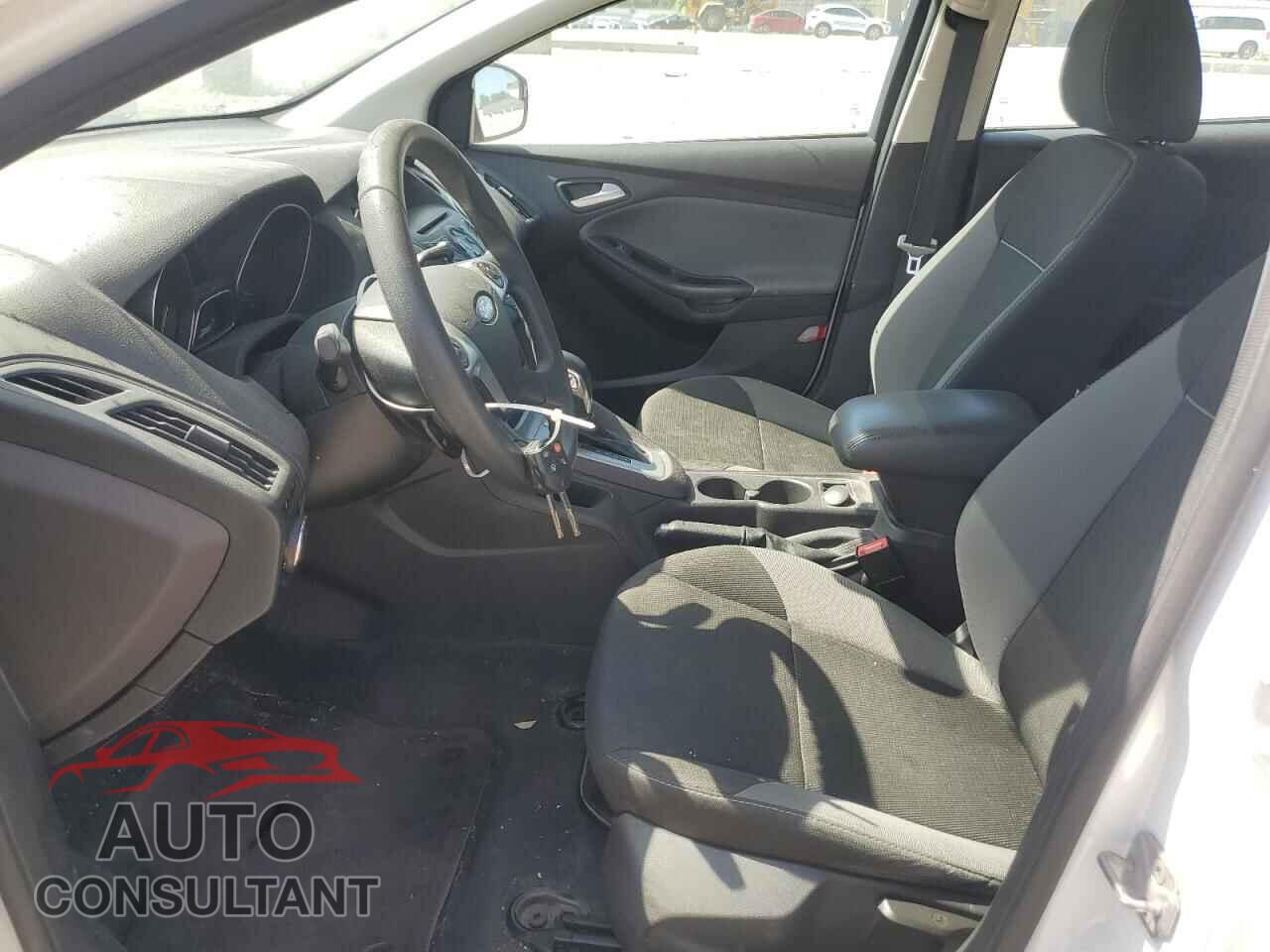 FORD FOCUS 2014 - 1FADP3F27EL145037