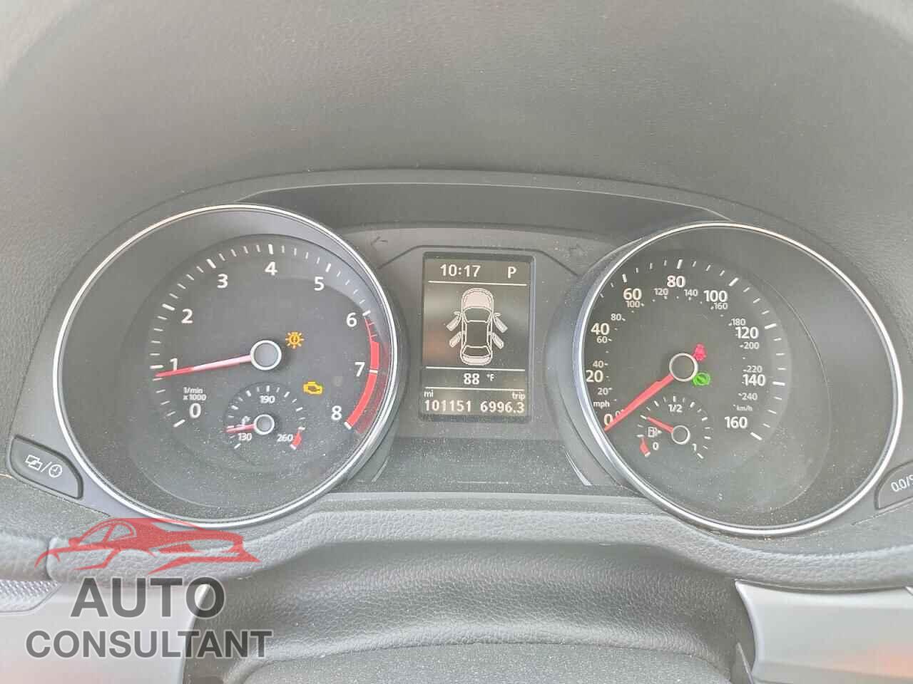 VOLKSWAGEN PASSAT 2017 - 1VWAT7A32HC080177