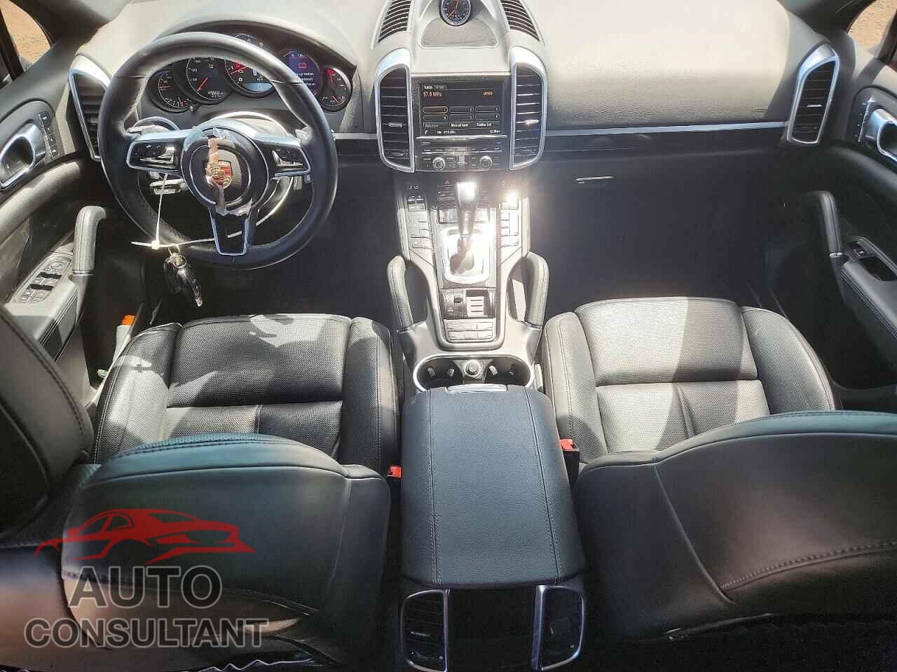 PORSCHE CAYENNE 2016 - WP1AA2A22GLA02868