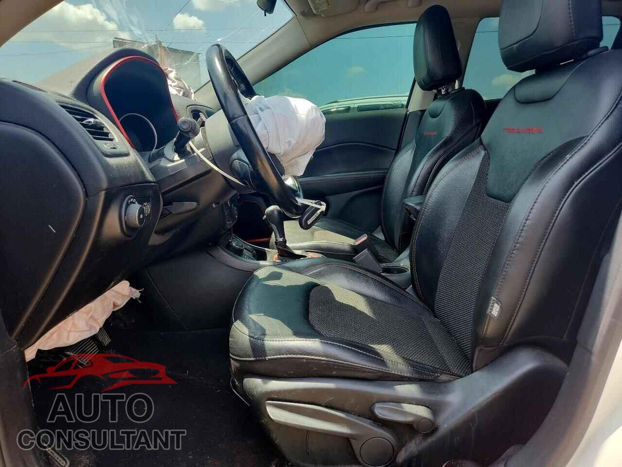 JEEP COMPASS 2020 - 3C4NJDDB3LT195413