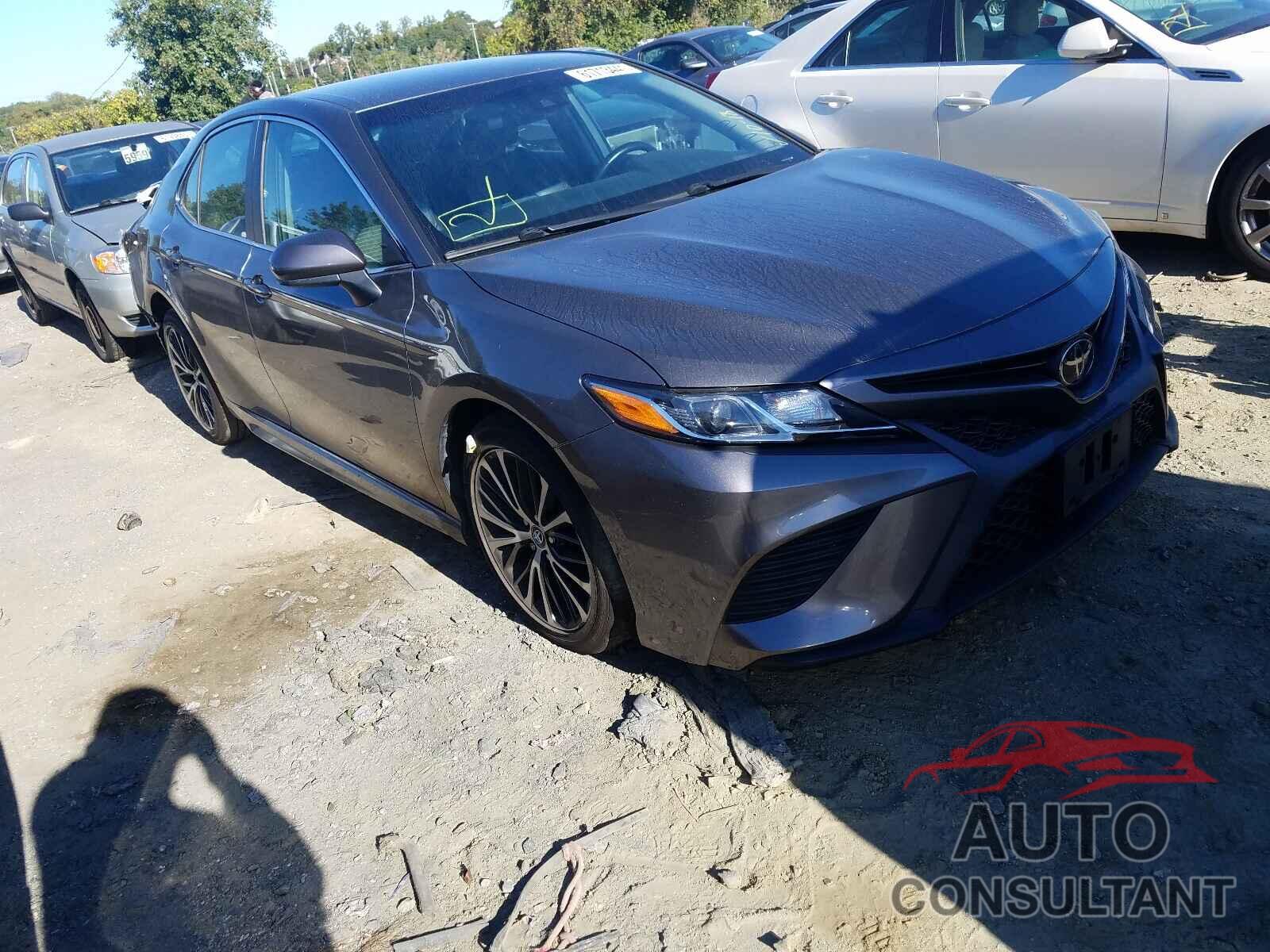 TOYOTA CAMRY 2018 - 4T1B11HK9JU518454