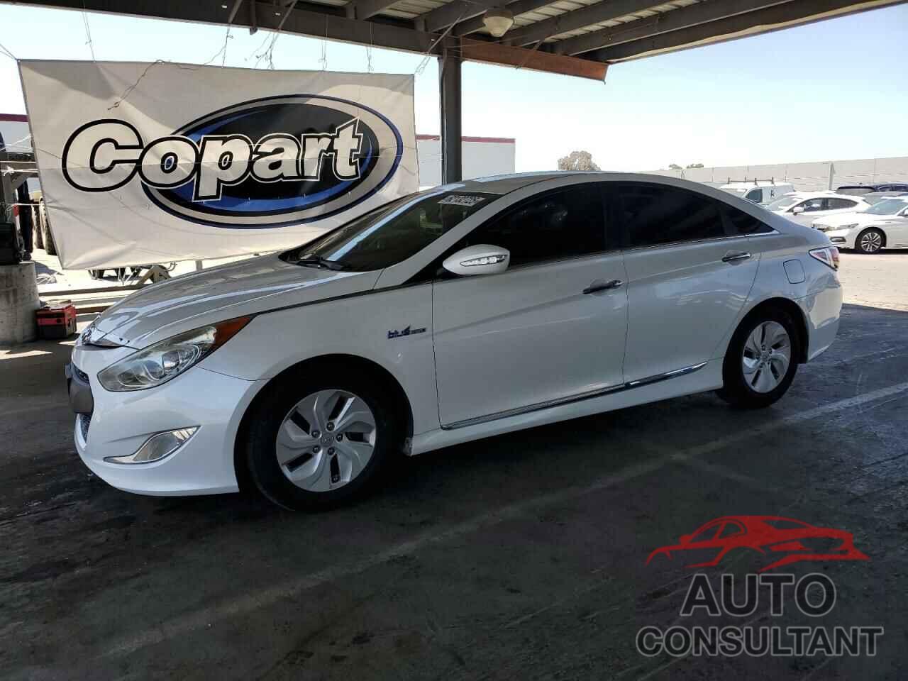 HYUNDAI SONATA 2013 - KMHEC4A43DA088172