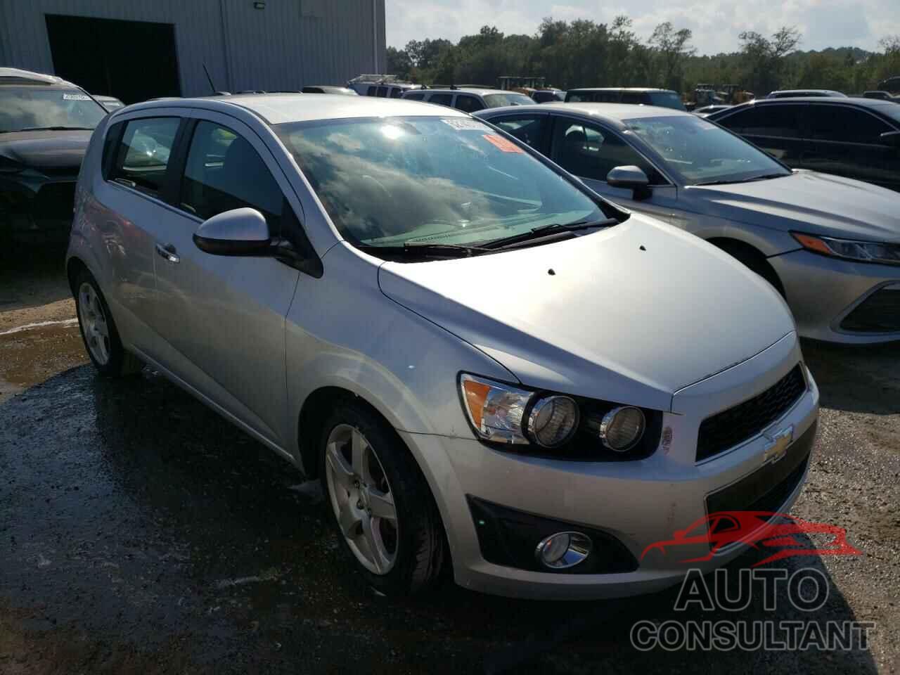 CHEVROLET SONIC 2016 - 1G1JE6SB2G4136004