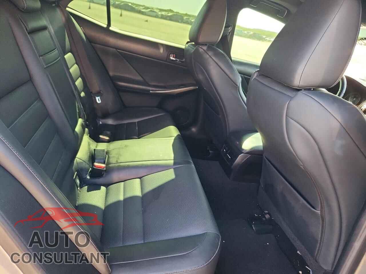LEXUS IS 2015 - JTHBF1D28F5071532