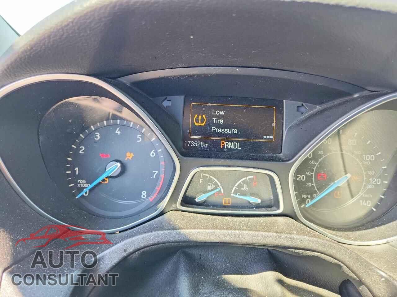 FORD FOCUS 2015 - 1FADP3K21FL251927