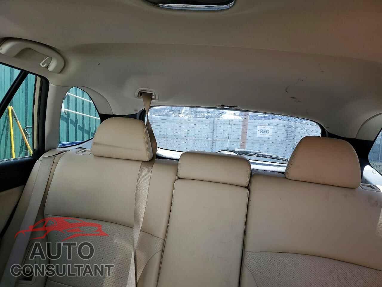 SUBARU OUTBACK 2017 - 4S4BSANC1H3228820