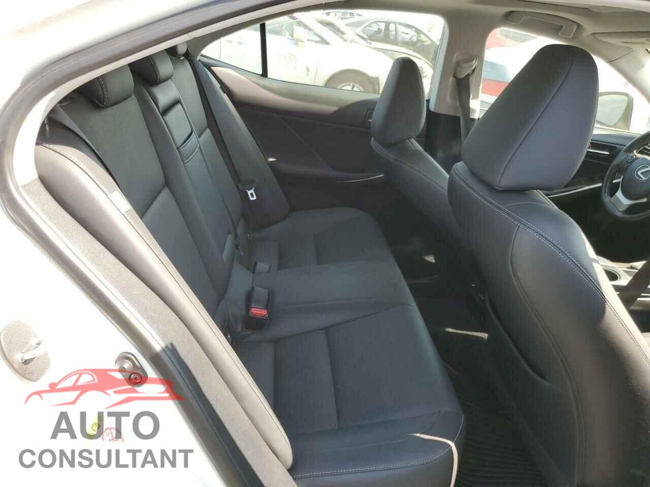 LEXUS IS 2016 - JTHBA1D24G5036535