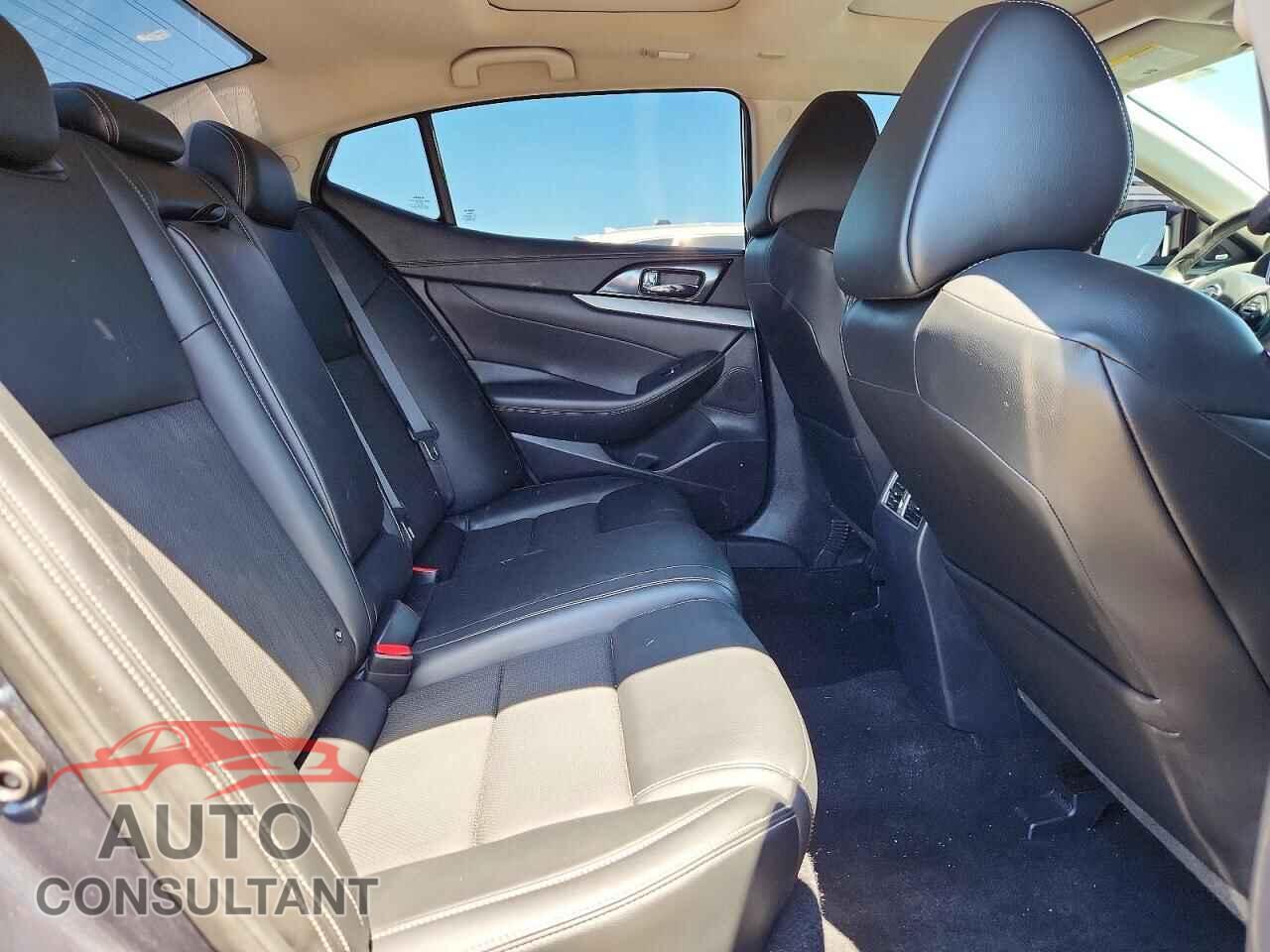 NISSAN MAXIMA 2017 - 1N4AA6AP9HC399720
