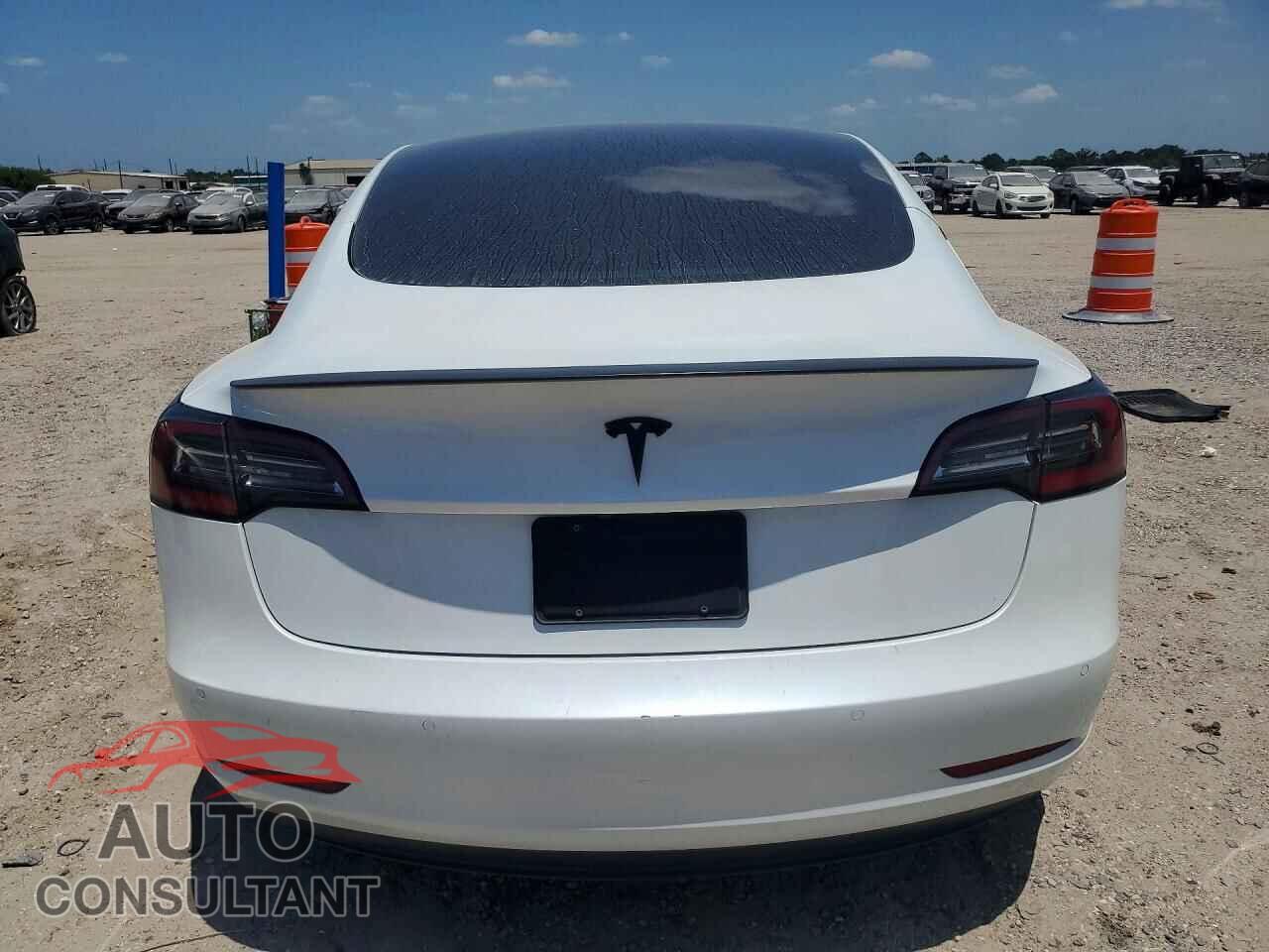 TESLA MODEL 3 2021 - 5YJ3E1EA8MF921654