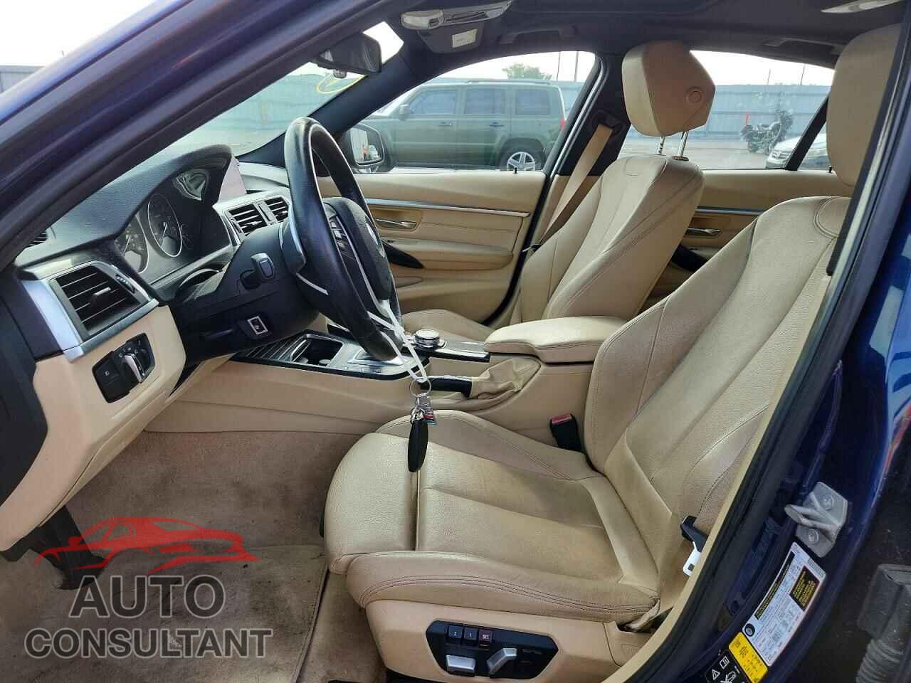 BMW 3 SERIES 2016 - WBA8E3G51GNU01509