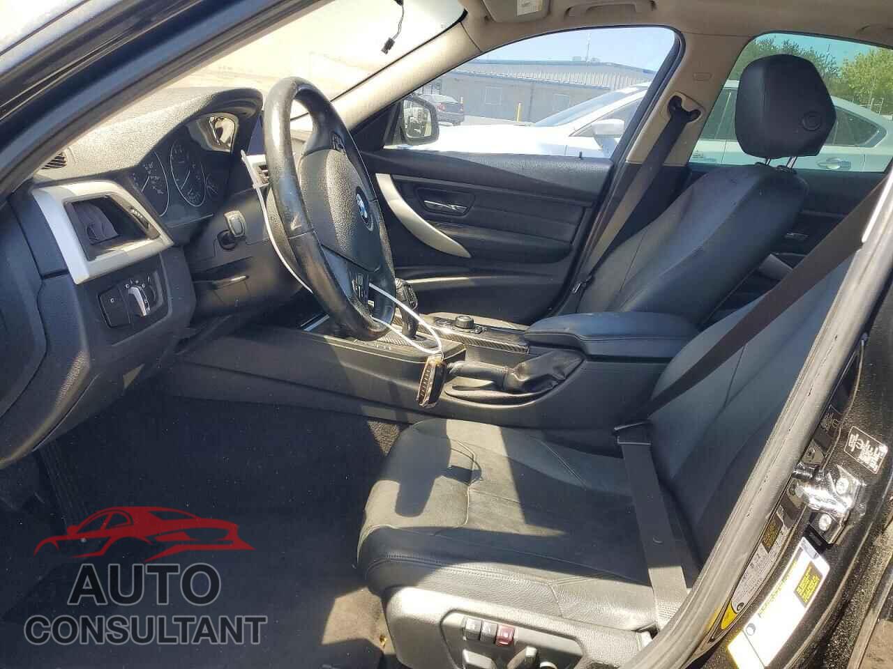 BMW 3 SERIES 2012 - WBA3C1C56CF431975