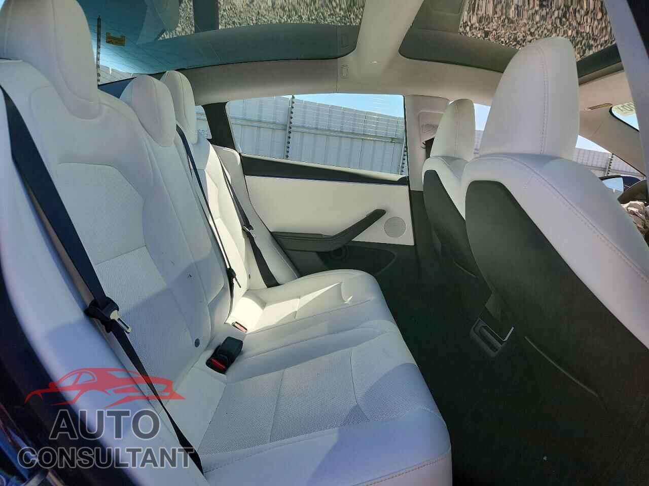 TESLA MODEL 3 2025 - 5YJ3E1EA9SF933213