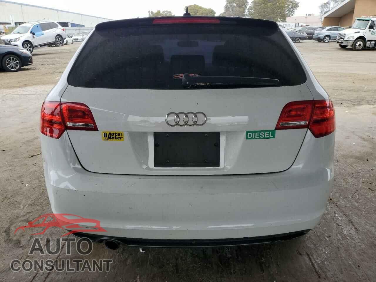 AUDI A3 2013 - WAUBJAFM8DA022699