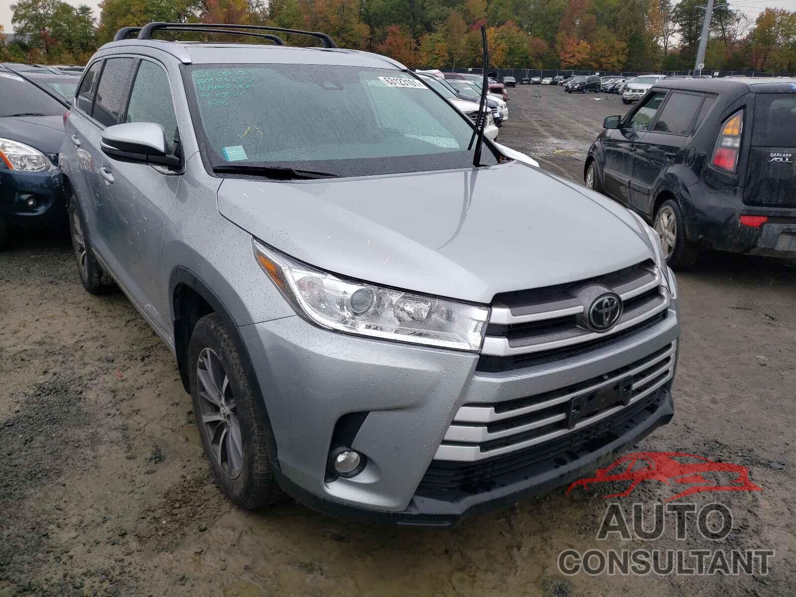TOYOTA HIGHLANDER 2018 - 5TDJZRFH6JS556856