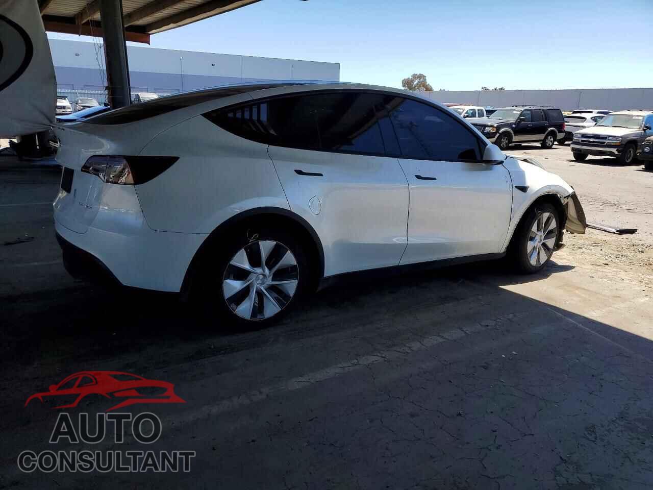 TESLA MODEL Y 2023 - 7SAYGDEE7PF620207