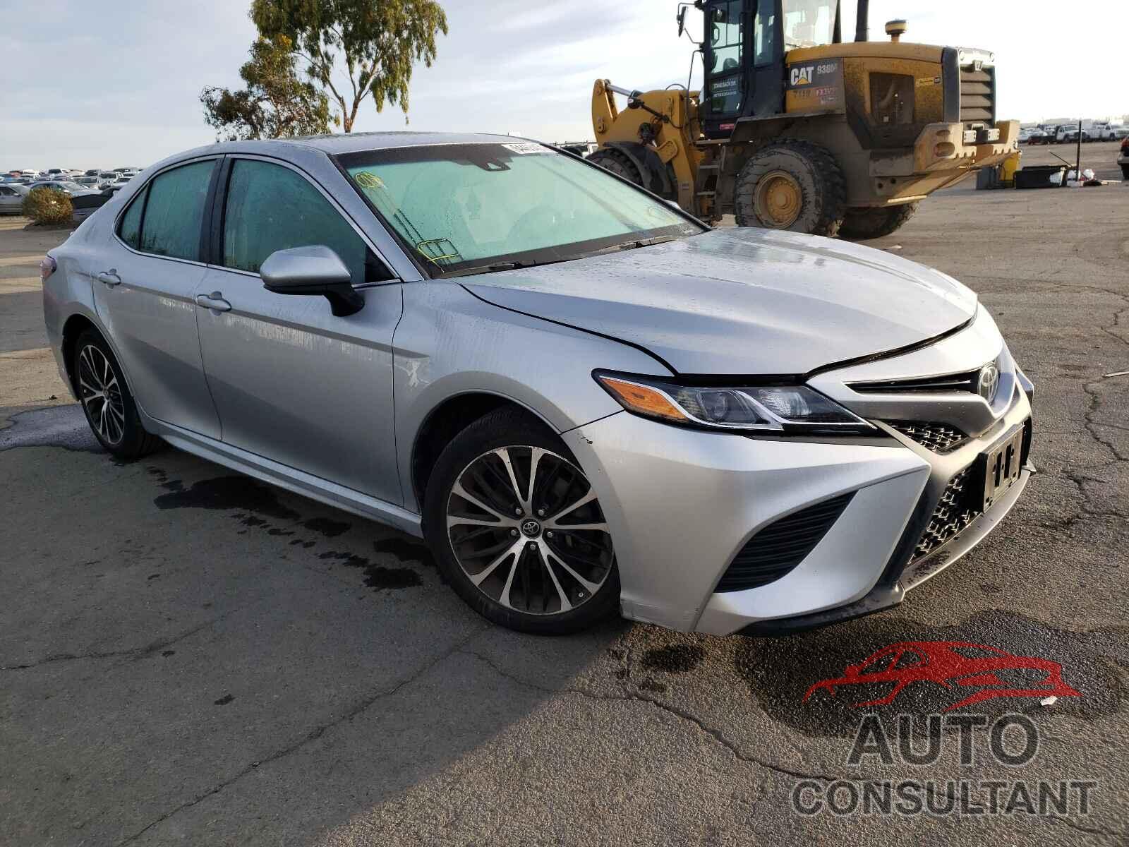 TOYOTA CAMRY 2018 - 4T1B11HK6JU527550