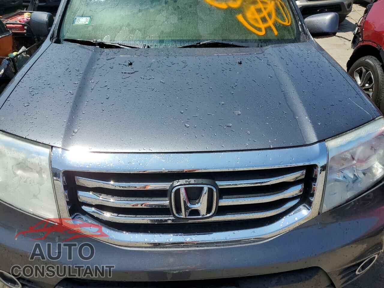 HONDA PILOT 2012 - 5FNYF4H52CB017400
