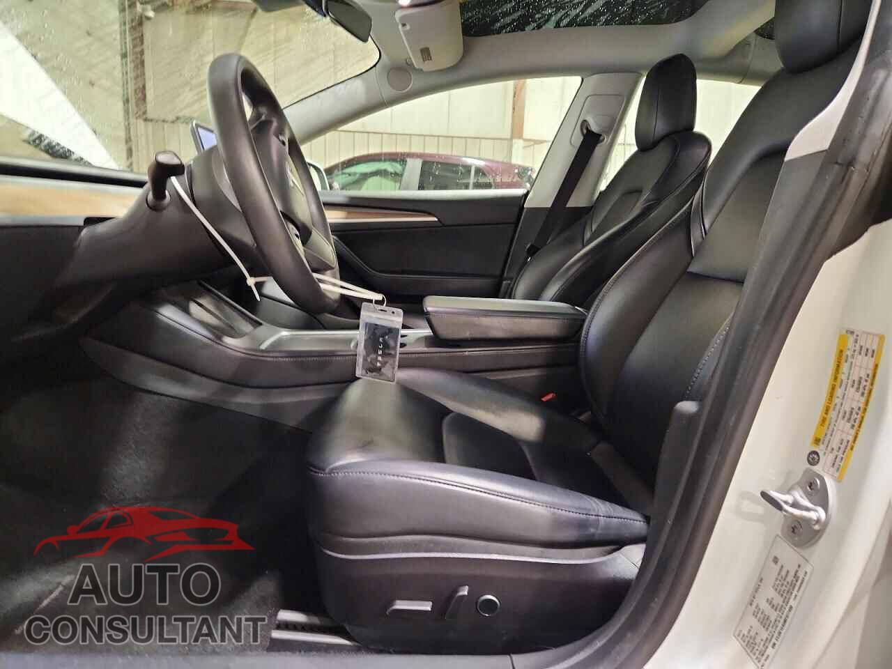 TESLA MODEL 3 2021 - 5YJ3E1EA5MF977499
