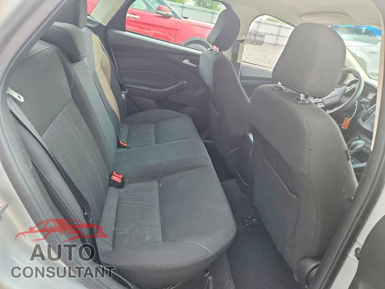 FORD FOCUS 2017 - 1FADP3F26HL302397