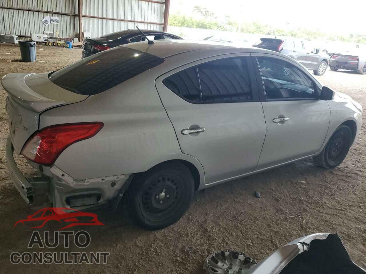 NISSAN VERSA 2019 - 3N1CN7AP3KL875200