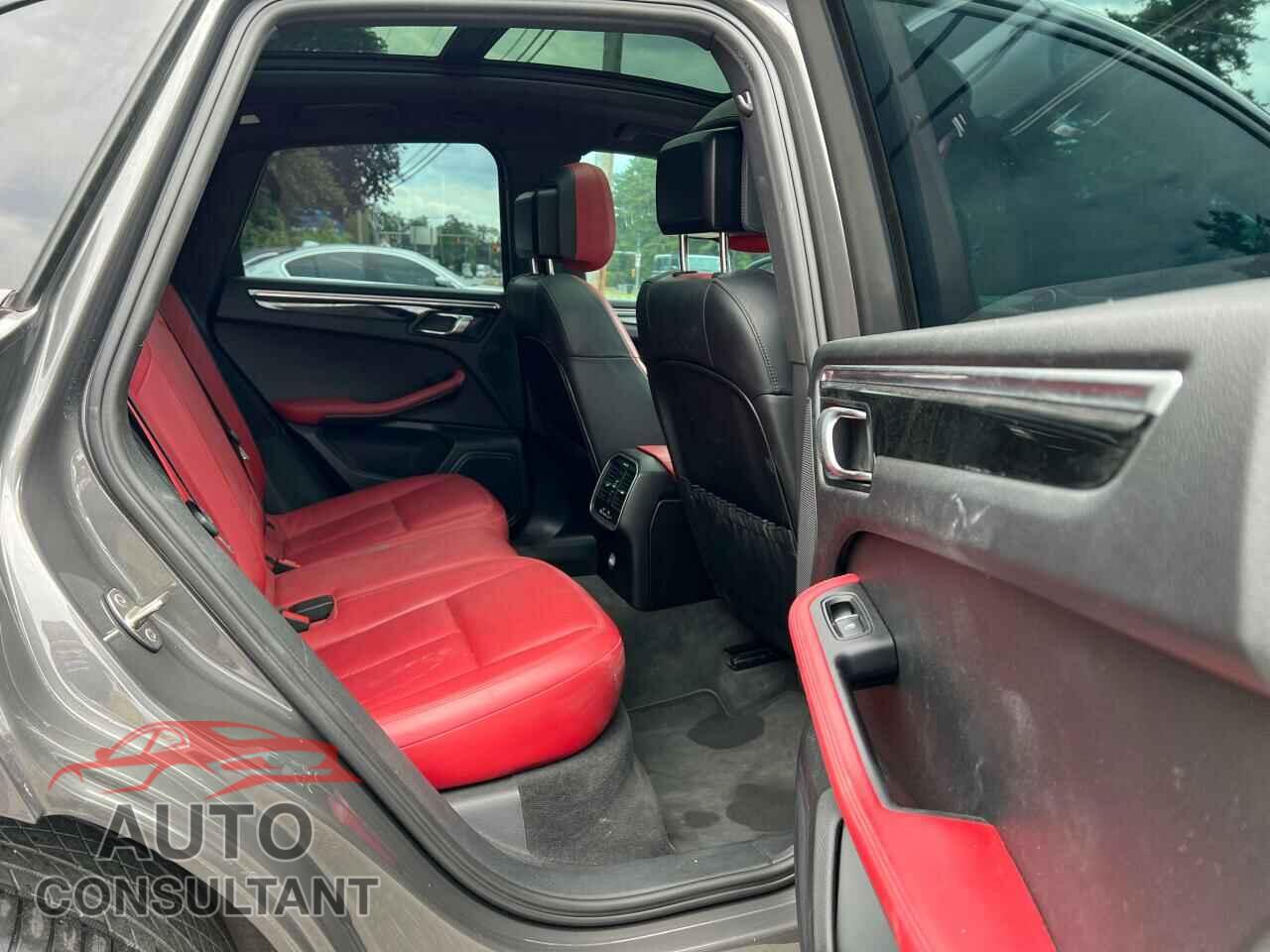 PORSCHE MACAN 2016 - WP1AB2A53GLB59073