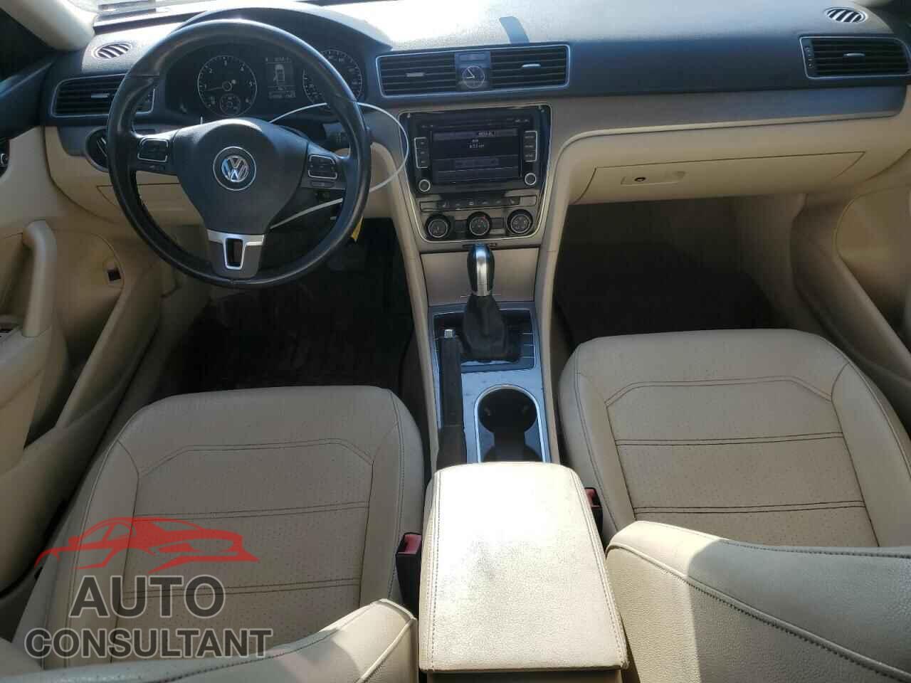 VOLKSWAGEN PASSAT 2015 - 1VWBV7A39FC101554