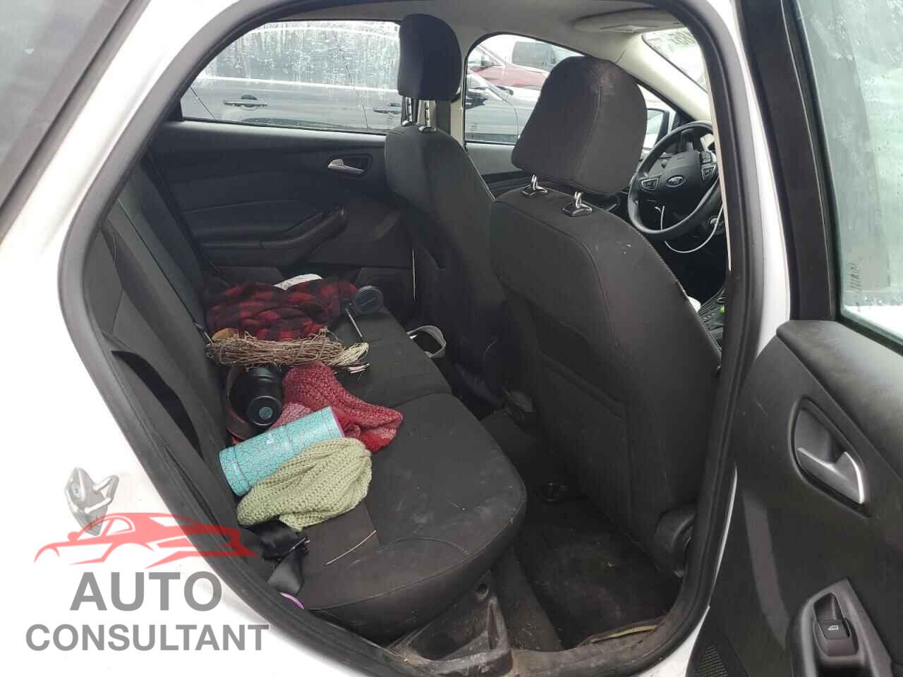 FORD FOCUS 2015 - 1FADP3K27FL295107