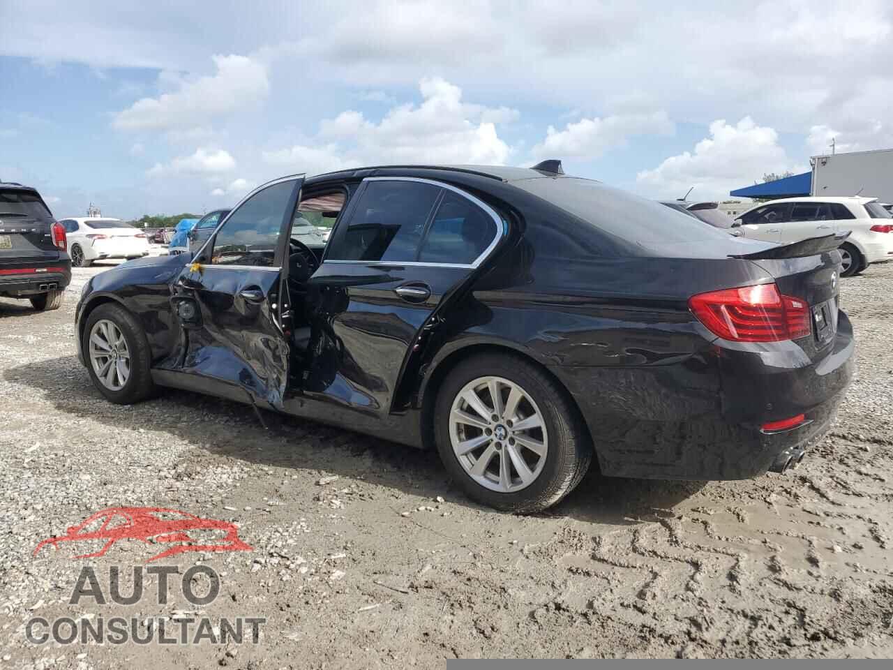 BMW 5 SERIES 2015 - WBA5A5C56FD518068