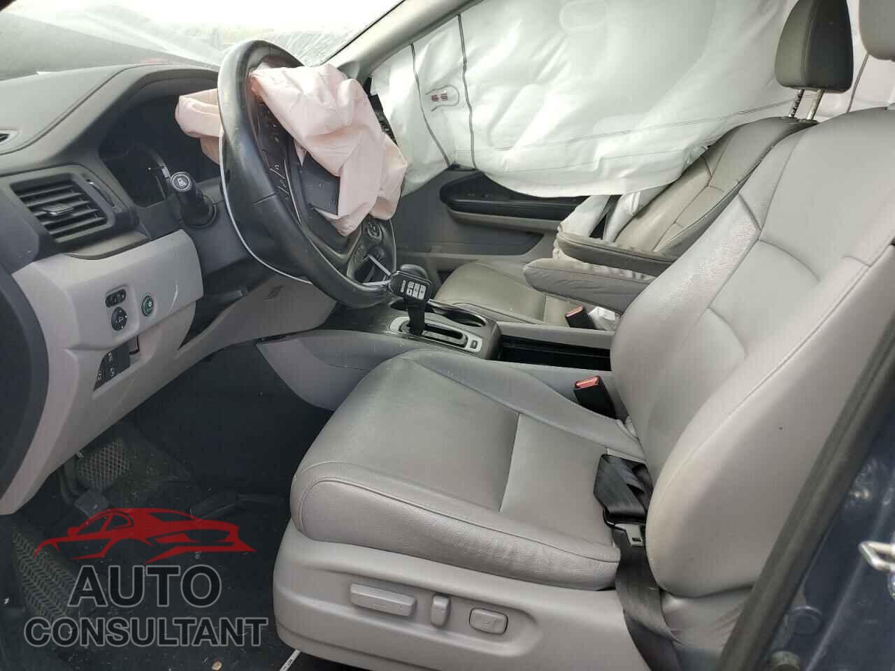 HONDA PILOT 2017 - 5FNYF5H65HB015176
